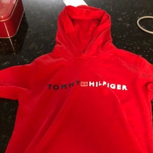 tommy hilfiger hoodie m/L fits both